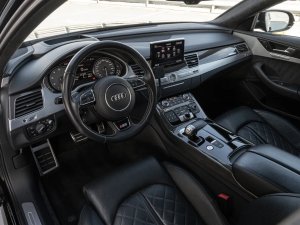 audi-s8-plus-matrix