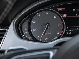 audi-s8-plus-matrix