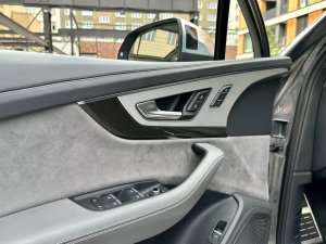 audi-sq7-matrix