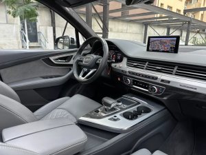 audi-sq7-matrix