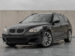 bmw-m5-e61-touring-50-v10-lci