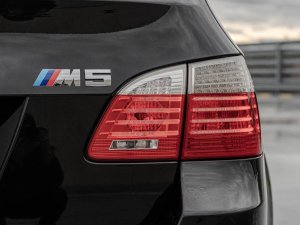 bmw-m5-e61-touring-50-v10-lci