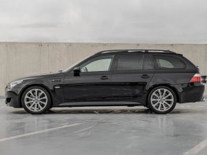 bmw-m5-e61-touring-50-v10-lci