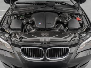 bmw-m5-e61-touring-50-v10-lci