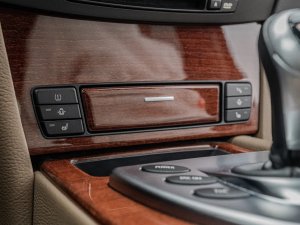 bmw-m5-e61-touring-50-v10-lci
