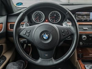bmw-m5-e61-touring-50-v10-lci