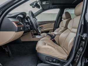 bmw-m5-e61-touring-50-v10-lci