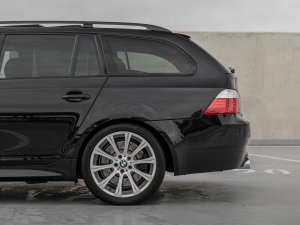 bmw-m5-e61-touring-50-v10-lci