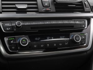 bmw-rada-4-420d-cabrio-luxury-line-indiv
