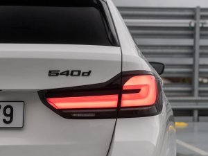 bmw-rada-5-540d-xdrive-touring-m-sport
