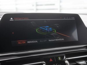 bmw-rada-8-m850i-xdrive-individual-carbon