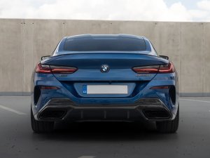 bmw-rada-8-m850i-xdrive-individual-carbon