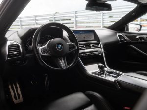 bmw-rada-8-m850i-xdrive-individual-carbon