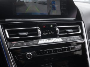 bmw-rada-8-m850i-xdrive-individual-carbon