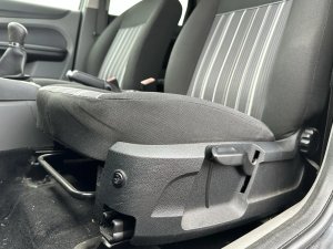 ford-focus-16i-74kw-combi