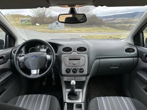 ford-focus-16i-74kw-combi
