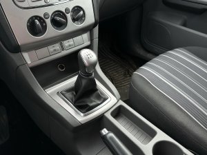 ford-focus-16i-74kw-combi