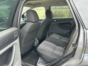 ford-focus-16i-74kw-combi