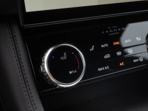 jaguar-f-pace-d200-se-awd