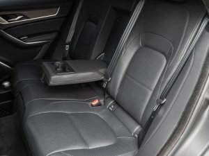 jaguar-f-pace-d200-se-awd