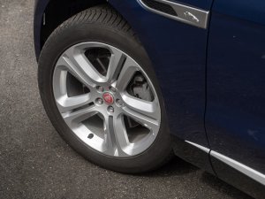 jaguar-f-pace-d200-se-awd