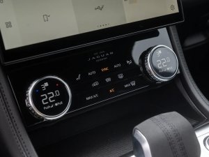 jaguar-f-pace-d200-se-awd