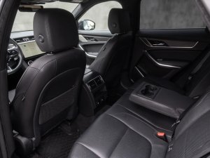 jaguar-f-pace-d200-se-awd