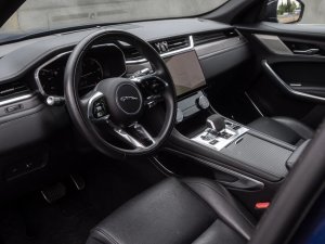 jaguar-f-pace-d200-se-awd