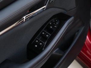 mazda-3-sedan-25-g140-at