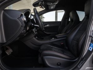 mercedes-benz-cla-220d-shooting-brake-4matic-amg