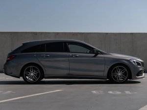 mercedes-benz-cla-220d-shooting-brake-4matic-amg