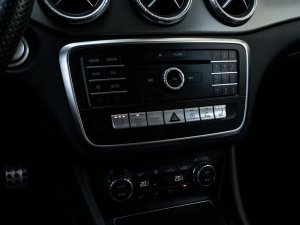 mercedes-benz-cla-220d-shooting-brake-4matic-amg
