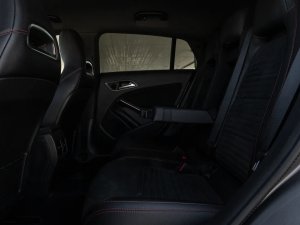 mercedes-benz-cla-220d-shooting-brake-4matic-amg