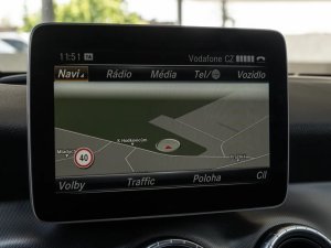 mercedes-benz-cla-220d-shooting-brake-4matic-amg