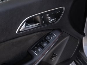 mercedes-benz-cla-220d-shooting-brake-4matic-amg