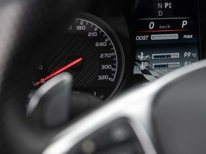 mercedes-benz-tridy-c-63-amg-coupe