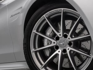 mercedes-benz-tridy-c-63-amg-coupe