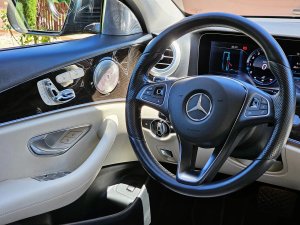 mercedes-benz-tridy-e-400-t-4matic