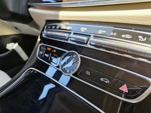 mercedes-benz-tridy-e-400-t-4matic