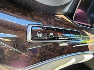 mercedes-benz-tridy-e-400-t-4matic