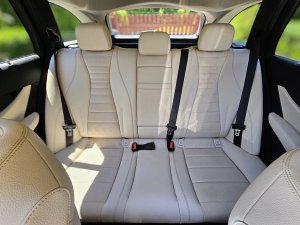 mercedes-benz-tridy-e-400-t-4matic
