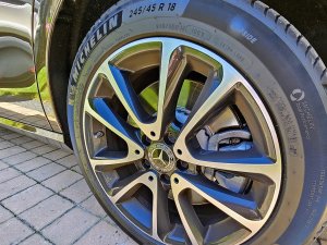 mercedes-benz-tridy-e-400-t-4matic