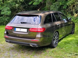 mercedes-benz-tridy-e-400-t-4matic