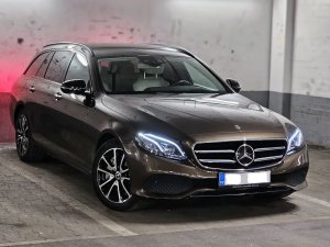 mercedes-benz-tridy-e-400-t-4matic