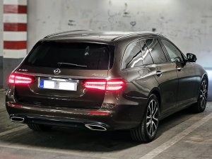 mercedes-benz-tridy-e-400-t-4matic