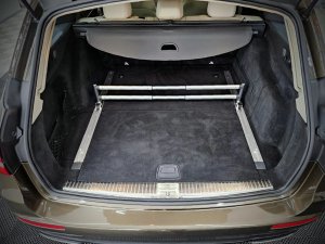 mercedes-benz-tridy-e-400-t-4matic