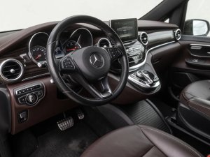 mercedes-benz-tridy-v-250d-4matic