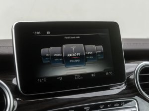 mercedes-benz-tridy-v-250d-4matic