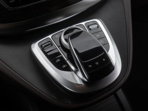 mercedes-benz-tridy-v-250d-4matic