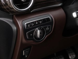 mercedes-benz-tridy-v-250d-4matic